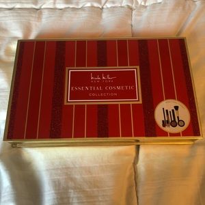 Nicole Miller essential cosmetics collection